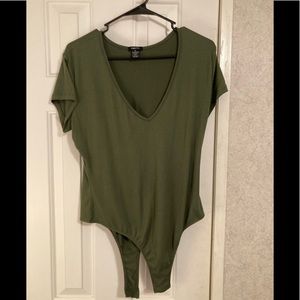 DARK GREEN SHORT SLEEVE BODY SUIT